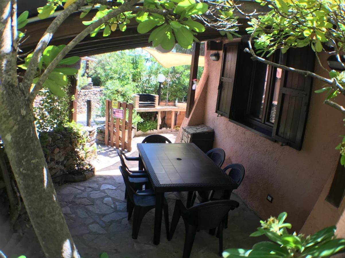 Baia Sant'Anna Iun S5063 Villa Будони Екстериор снимка